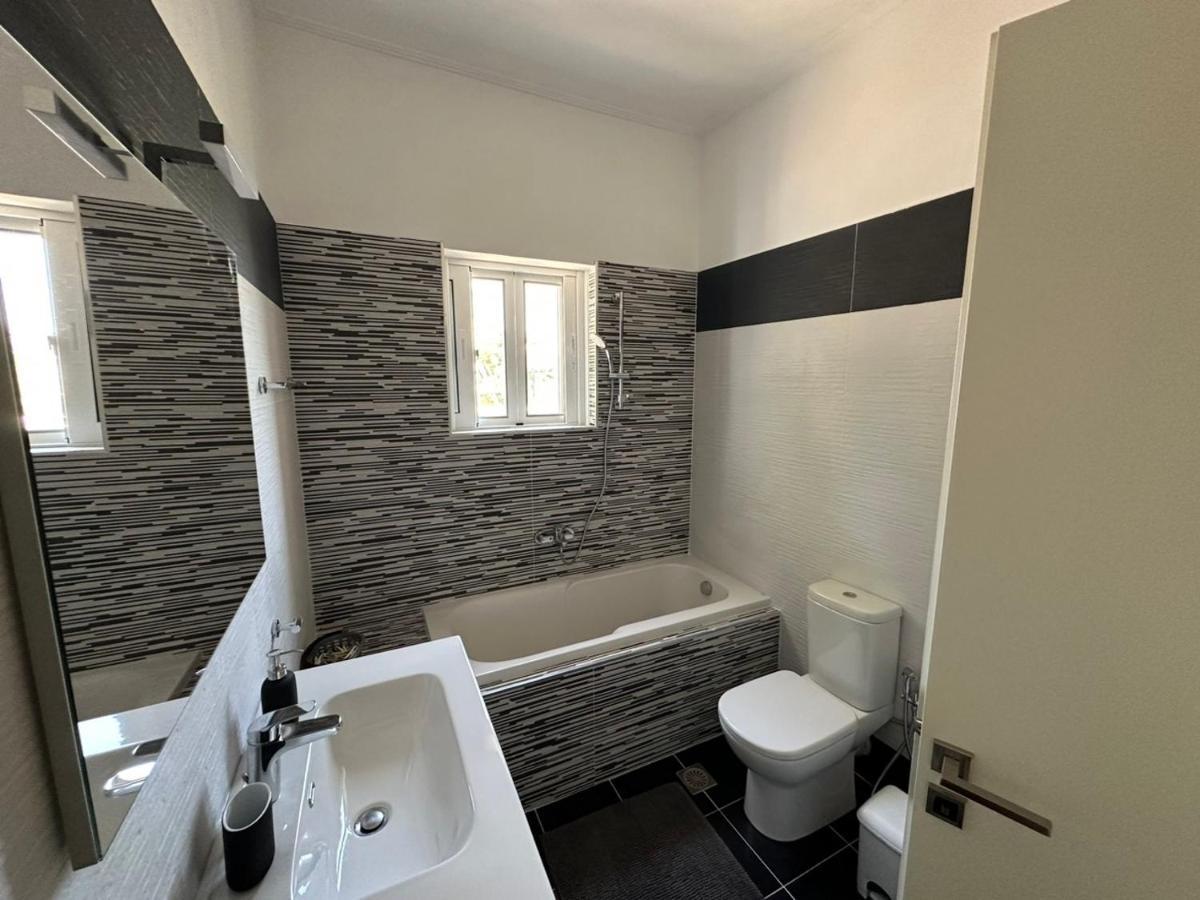 Comfy Hill Apartments Sarandë Esterno foto